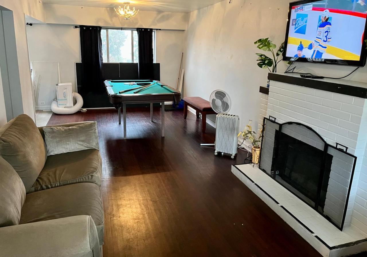 Vintage - 3 Bed House - North Surrey - Ping-Pong And Pool Table - Tv Cable Villa Exterior photo